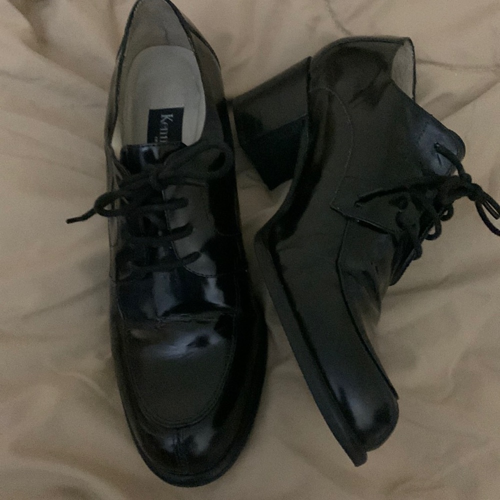 KENNETH COLE NEW YORK Black Patent Leather Lace Up Block Heel Shoe Size 8.5M
